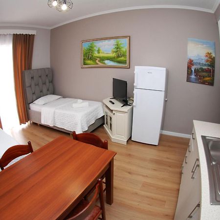 Hotel Vila Alvin & Apartments Saranda Dış mekan fotoğraf